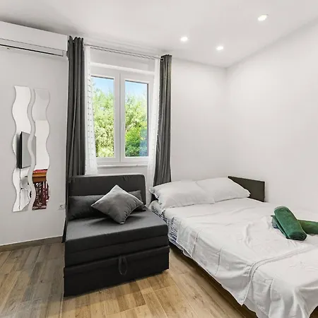 Apartment Ugljan Kukljica