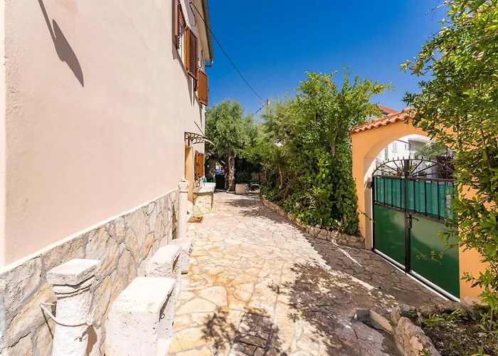 Апартаменты Ugljan *