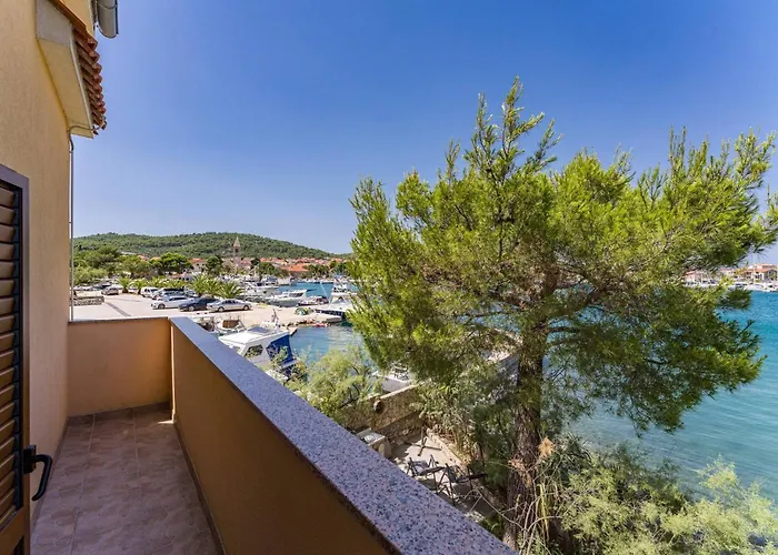 Ugljan * Куклица